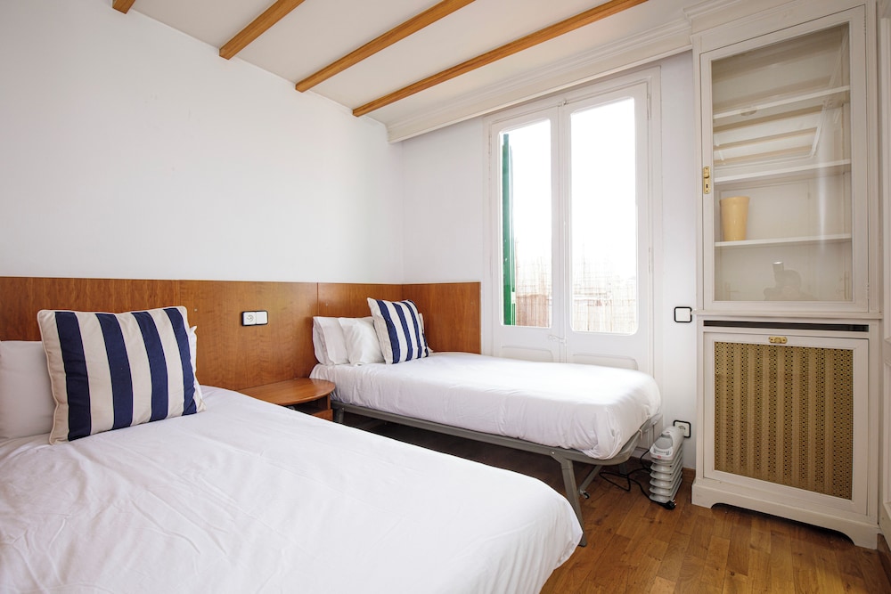 Hostal Mas 8/42