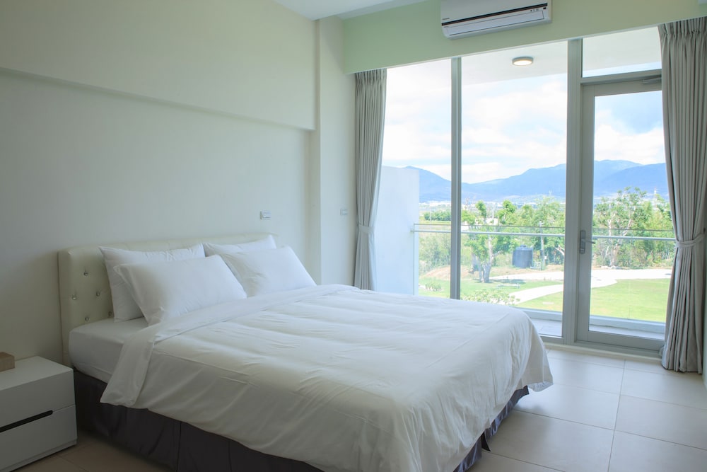 3 BEDROOMS, CITY, VILLA, PRIVATE POOL