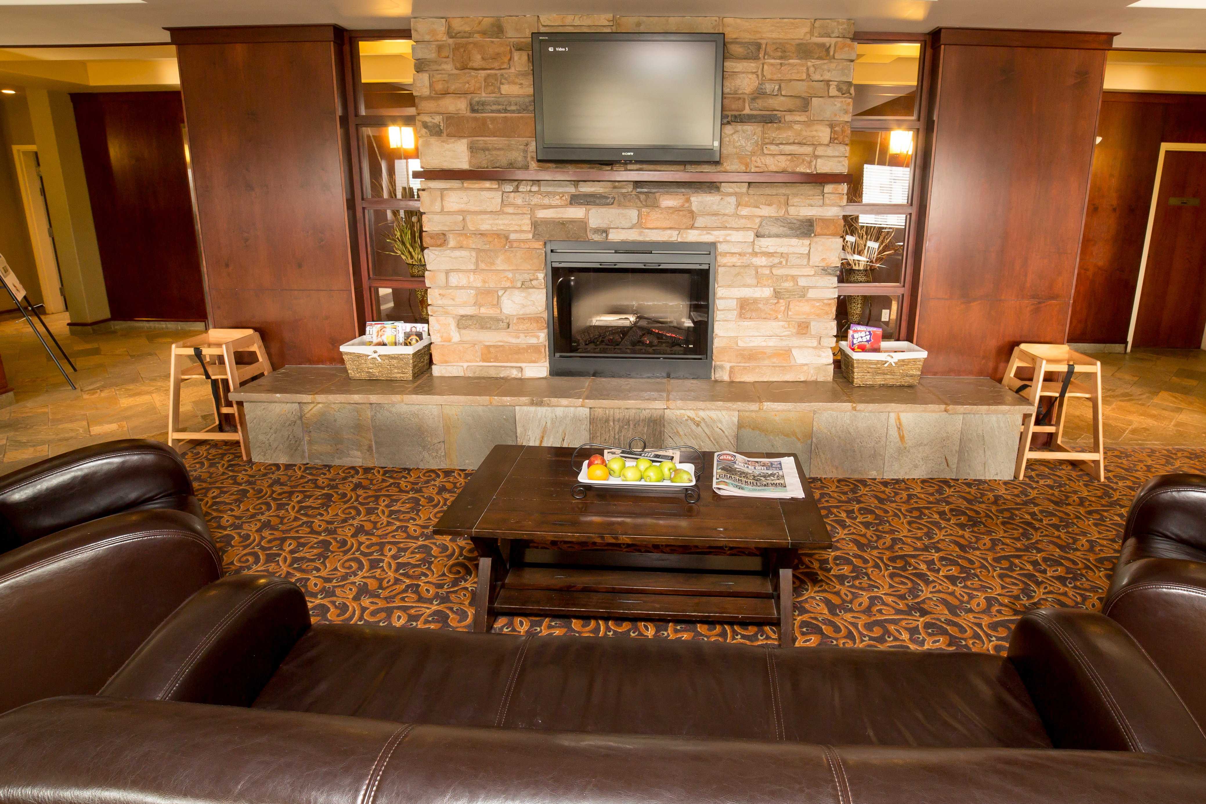 Holiday Inn Express Hotel & Suites Drayton Valley 40/50