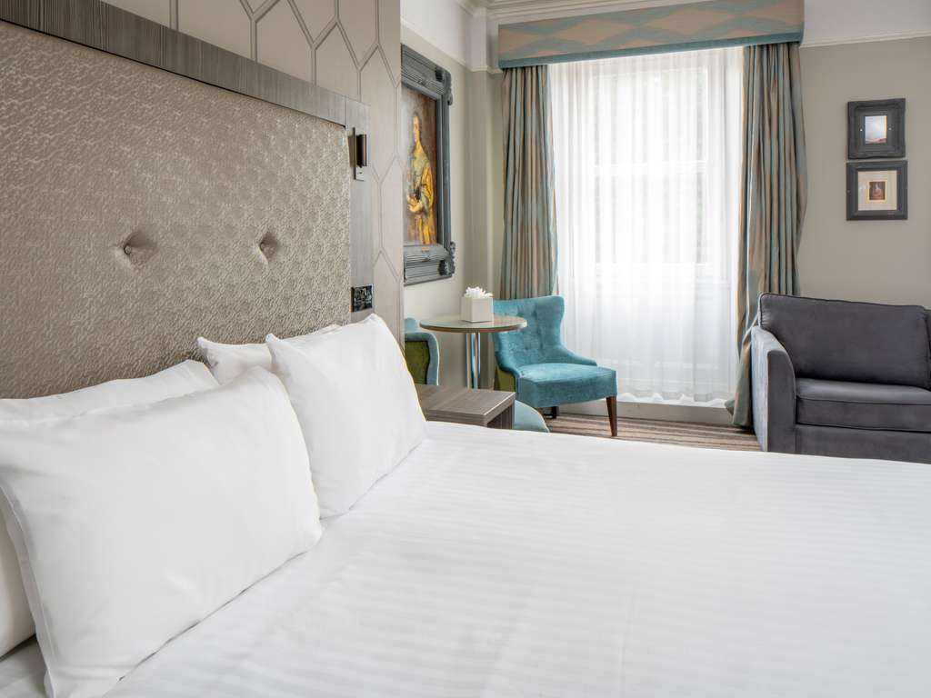 Deluxe, 2 Queen Beds, Sofa, Wing