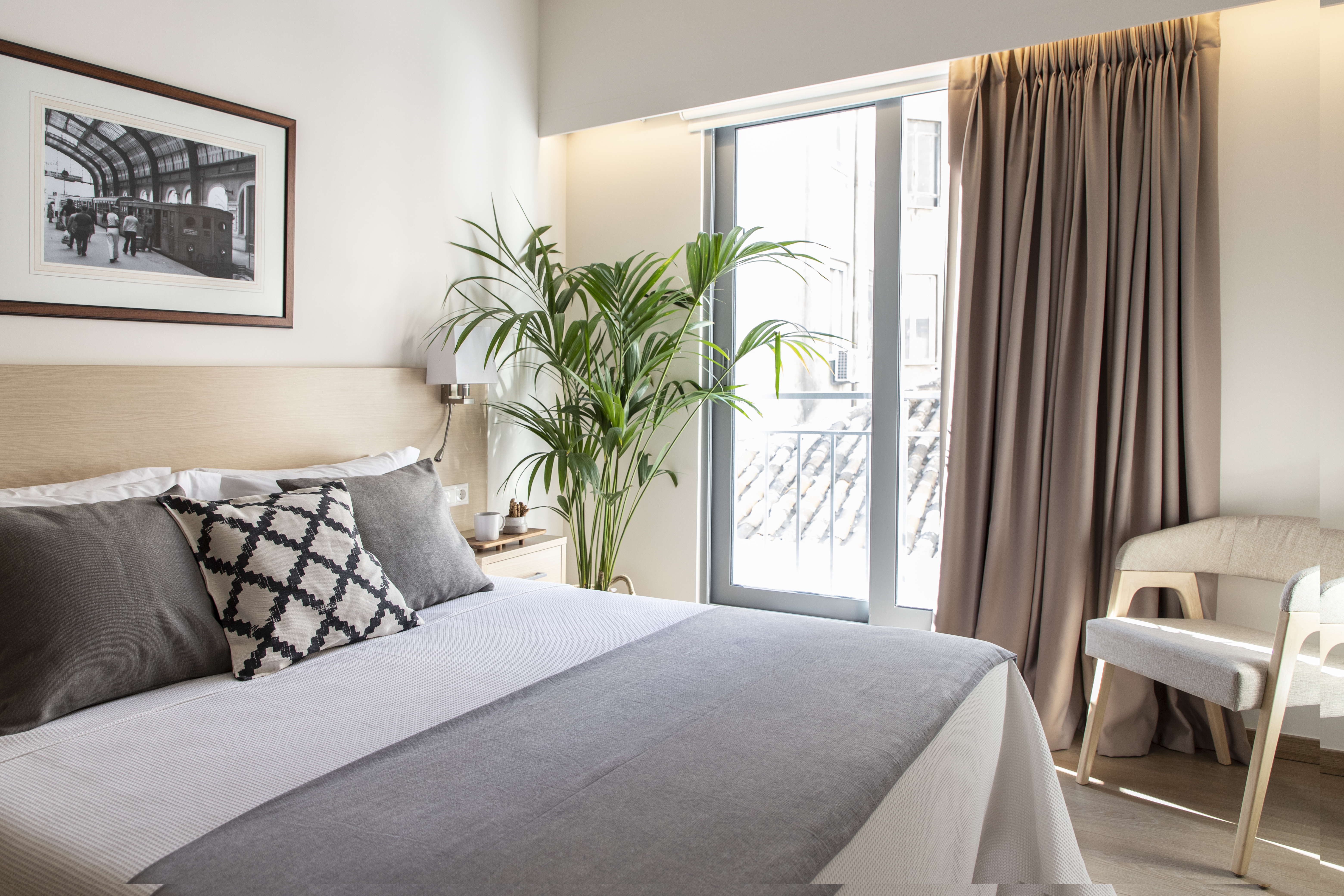 Superior, Double or Twin Bed, City View