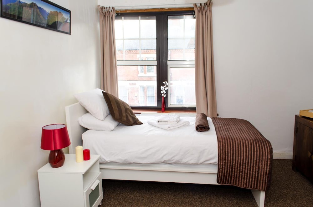 Campbell S Guest House 24/50