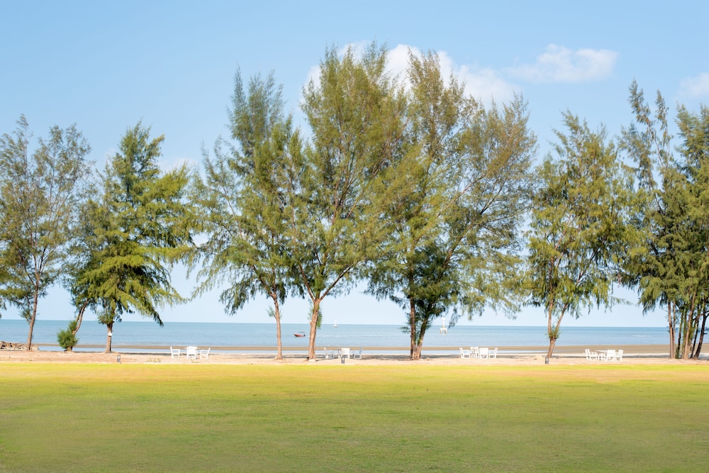 La Isla Pranburi Beach Resort 39/50