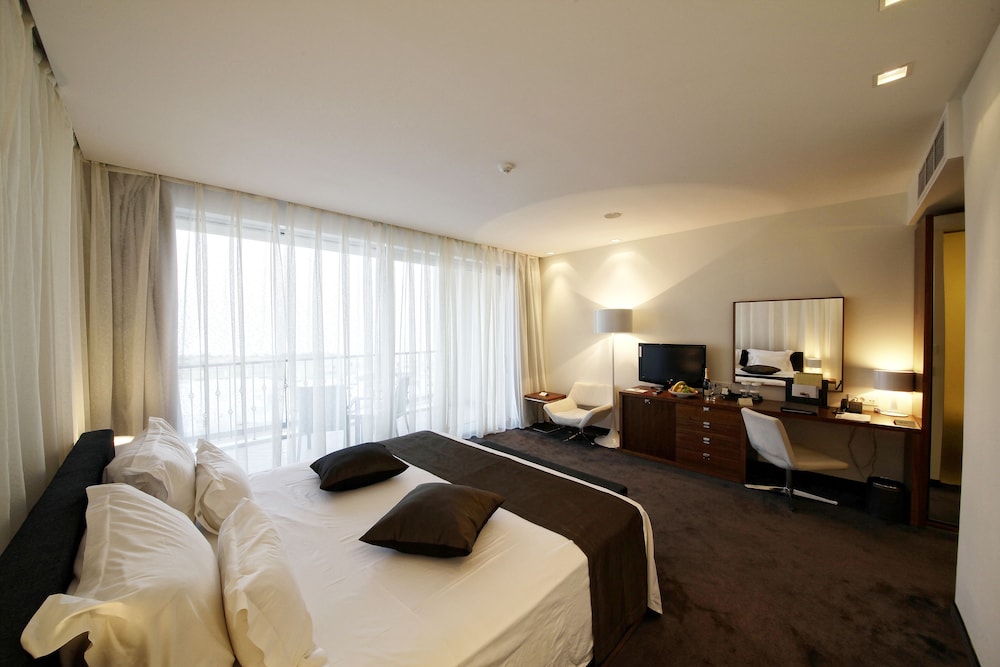 Lighthouse Golf And Spa Hotel 10/50