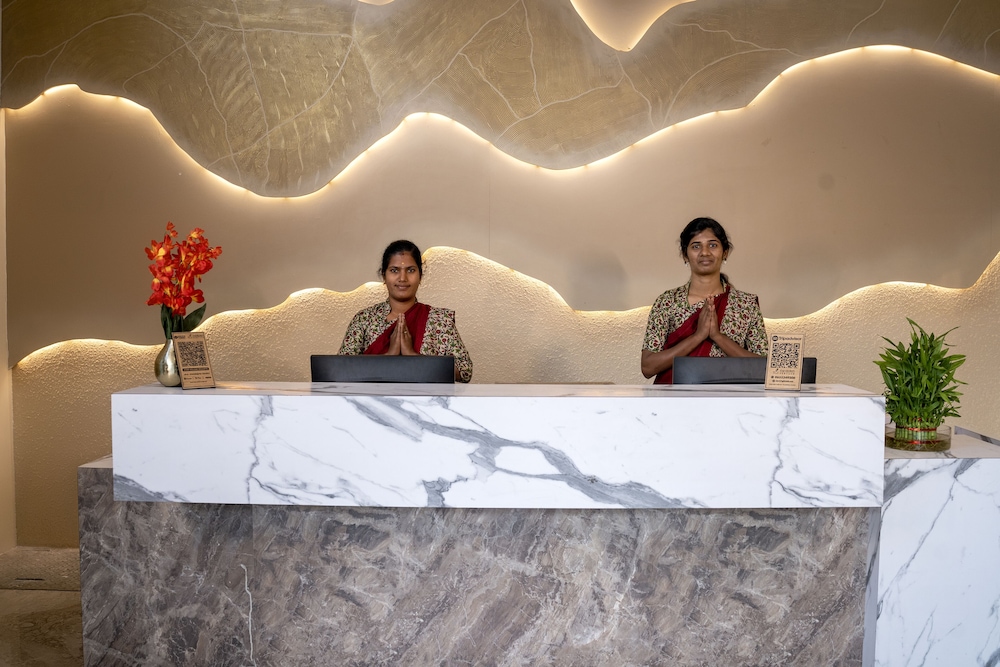 TGI STAR Holidays Yercaud 8/48