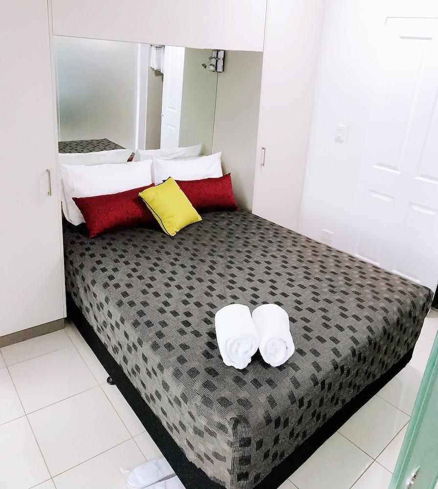 SUPERIOR, APARTMENT, MULTIPLE BEDS, PARTIAL SEA VIEW, BALCONY