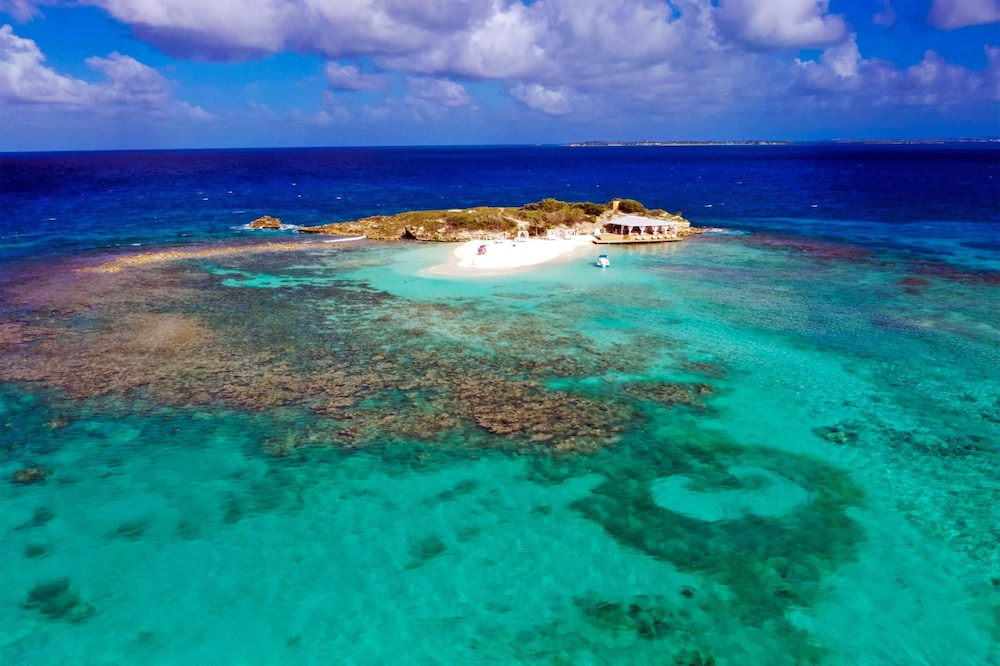 Hodges Bay Resort & Spa, an HQ Luxury Resort & Residences 64/67