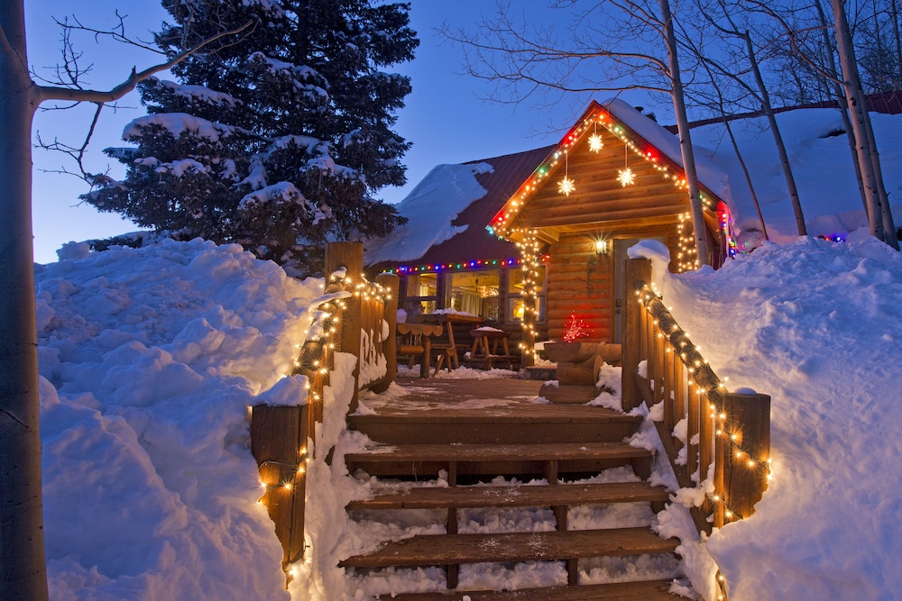 Alpine Village Suites 2/50