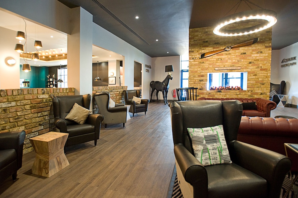 Sandman Signature London Gatwick Hotel 56/85