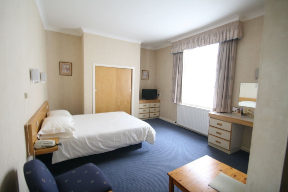 Dalmeny Resort Hotel 3/38