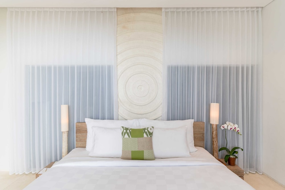 Deluxe, King Bed, Mountain and Sea View, Hot Tub، Svarga Resort 2/5
