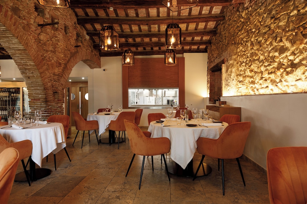 Boutique Hotel Comtal Empuries 35/50