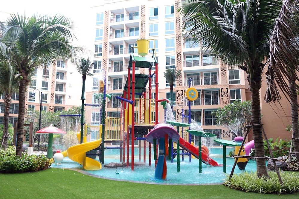 Atlantis Condo And Water Park Pattaya By The Sea 38/50