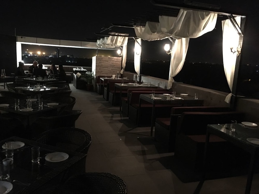 Jk Rooms 118 Urban Hermitage 34/50