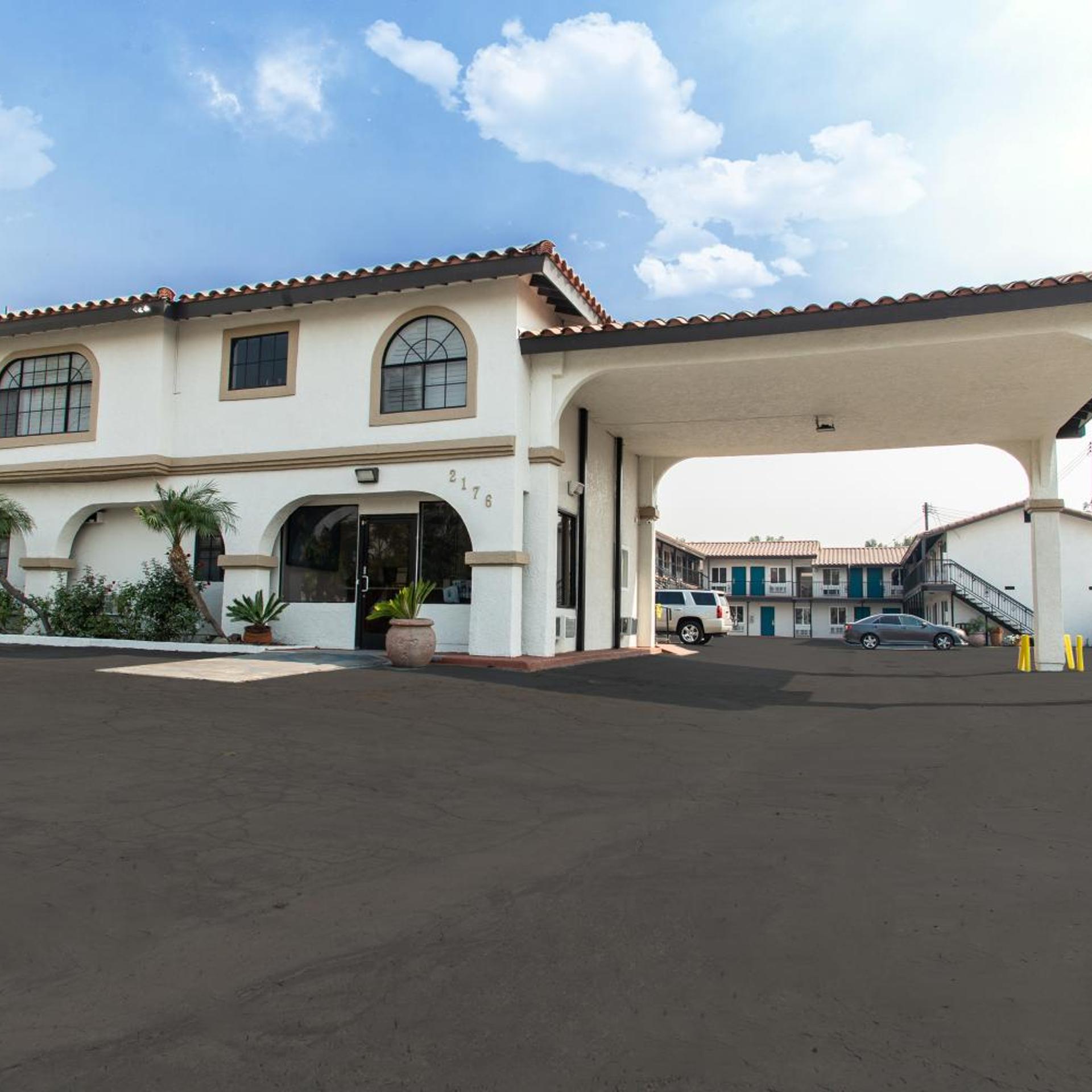 Magnolia Tree Hotel 2/31