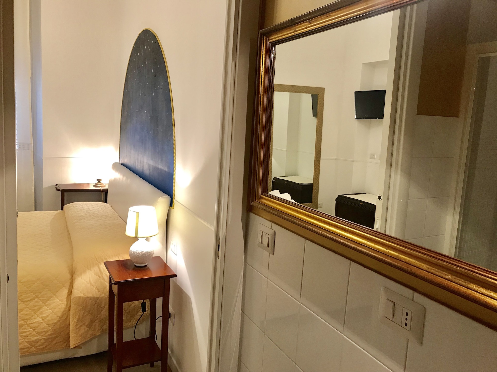 Room, Queen Bed, Bless B&B 6/10