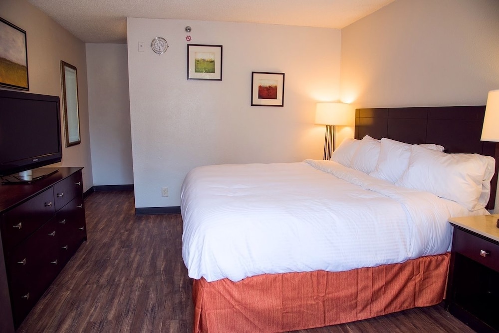 Baymont Inn And Suites By Wyndham Columbus / Near Osu 8/60