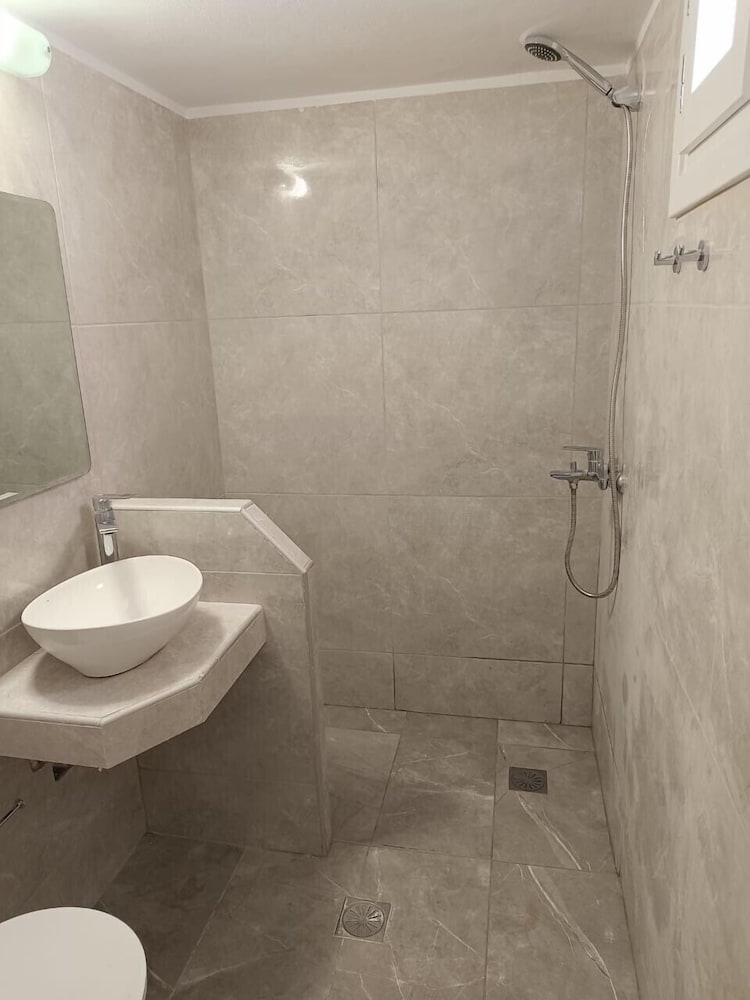 Marcos Rooms 34/44