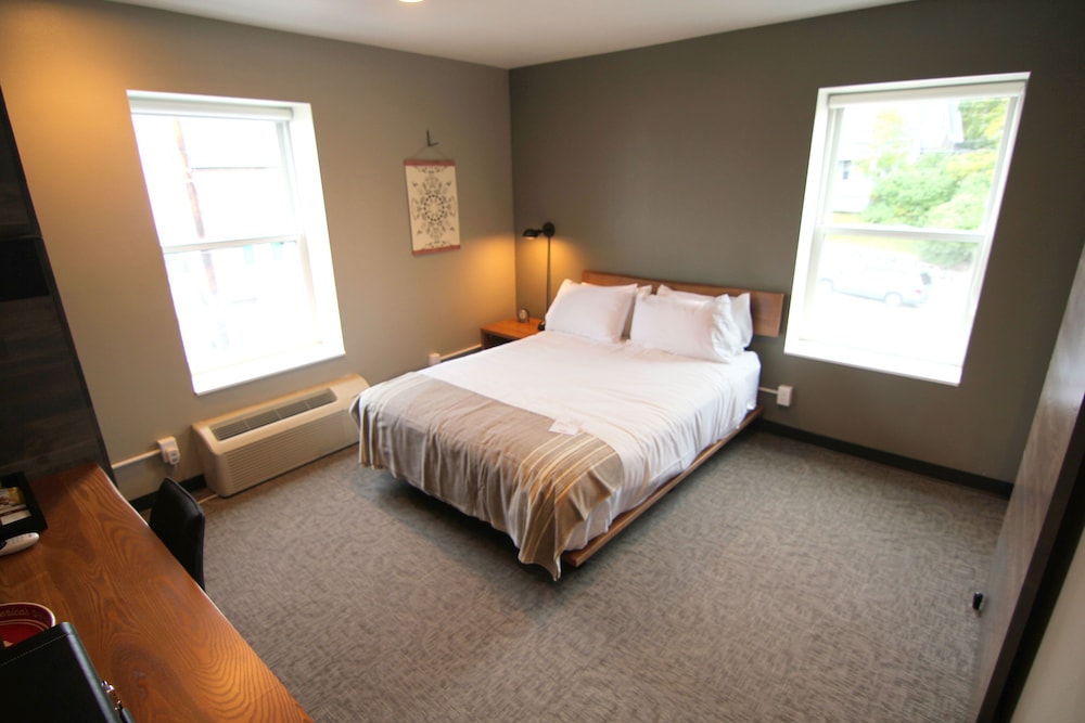 The Oxbow Hotel 15/69
