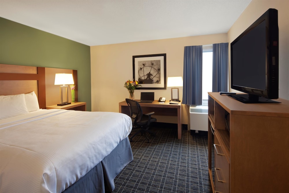 ROOM, QUEEN BED