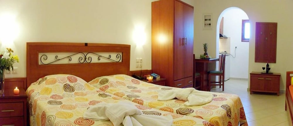 Plaka Hotel II 14/46
