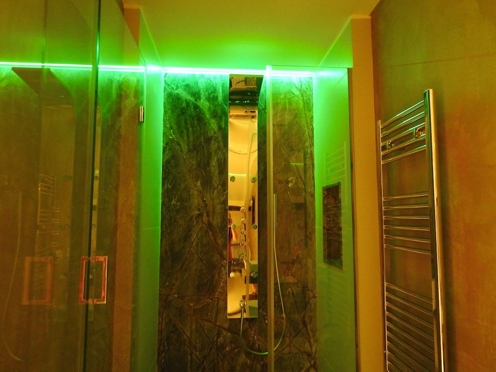 Hedoné Design Experience B&B 30/50