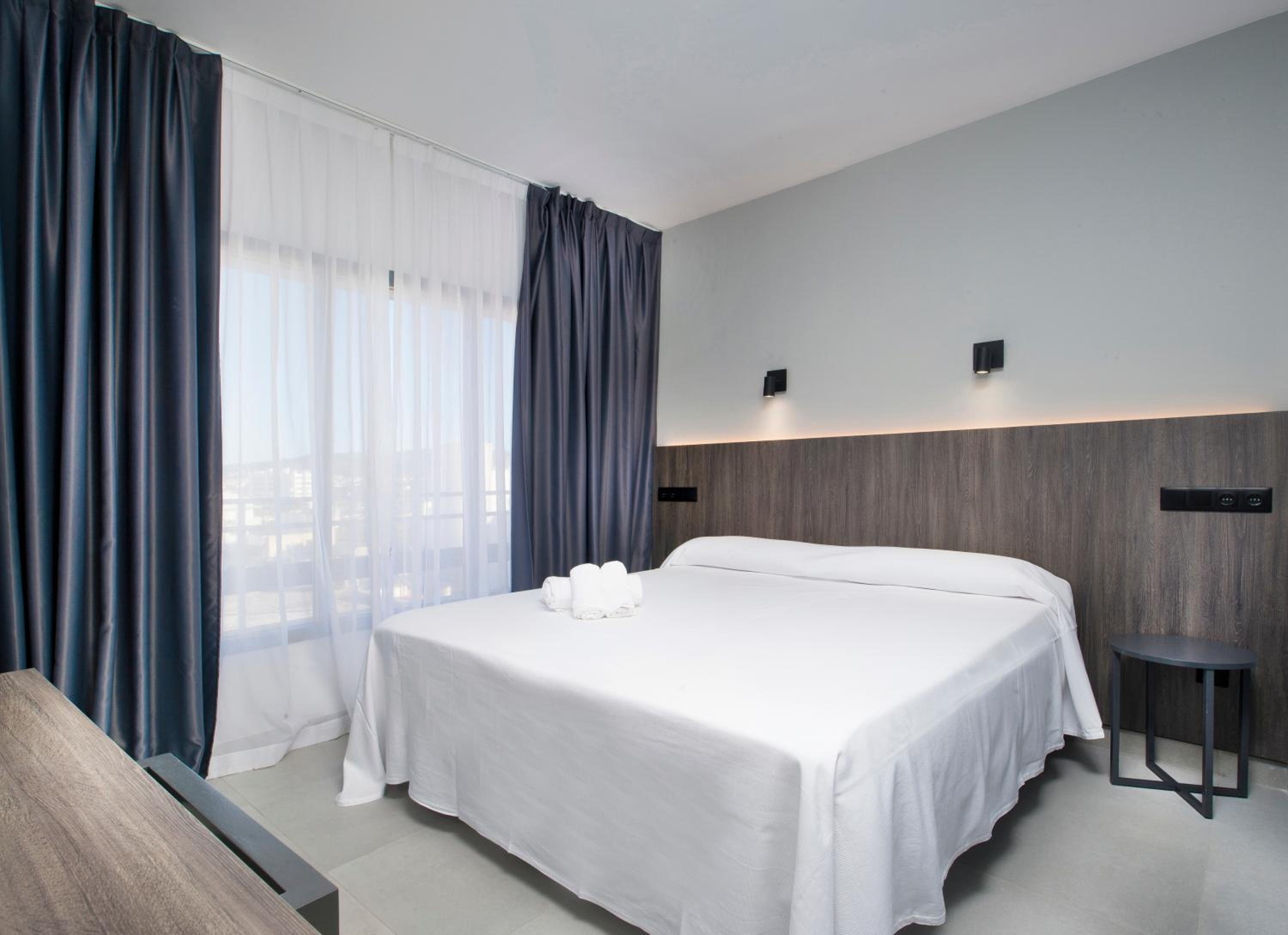 Hotel Base Ibiza 10/45