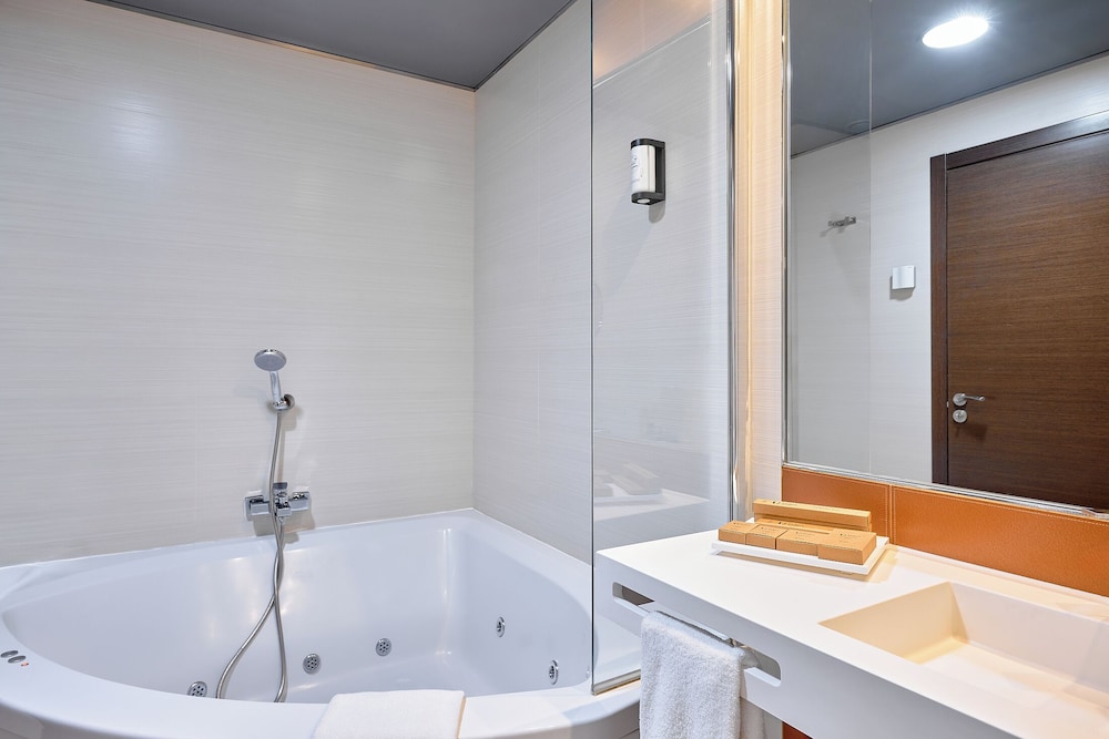 Hotel Turia Granada 49/50
