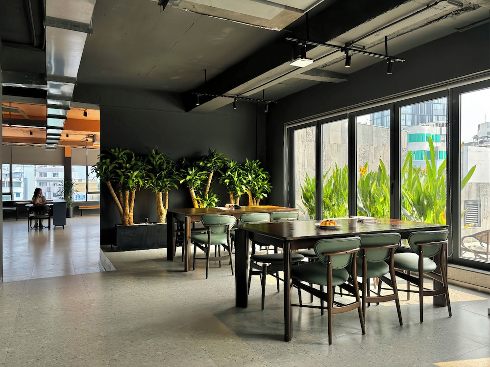 M Village Hotel Ly Tu Trong, a brand of Modern Village Lifestyle 26/35