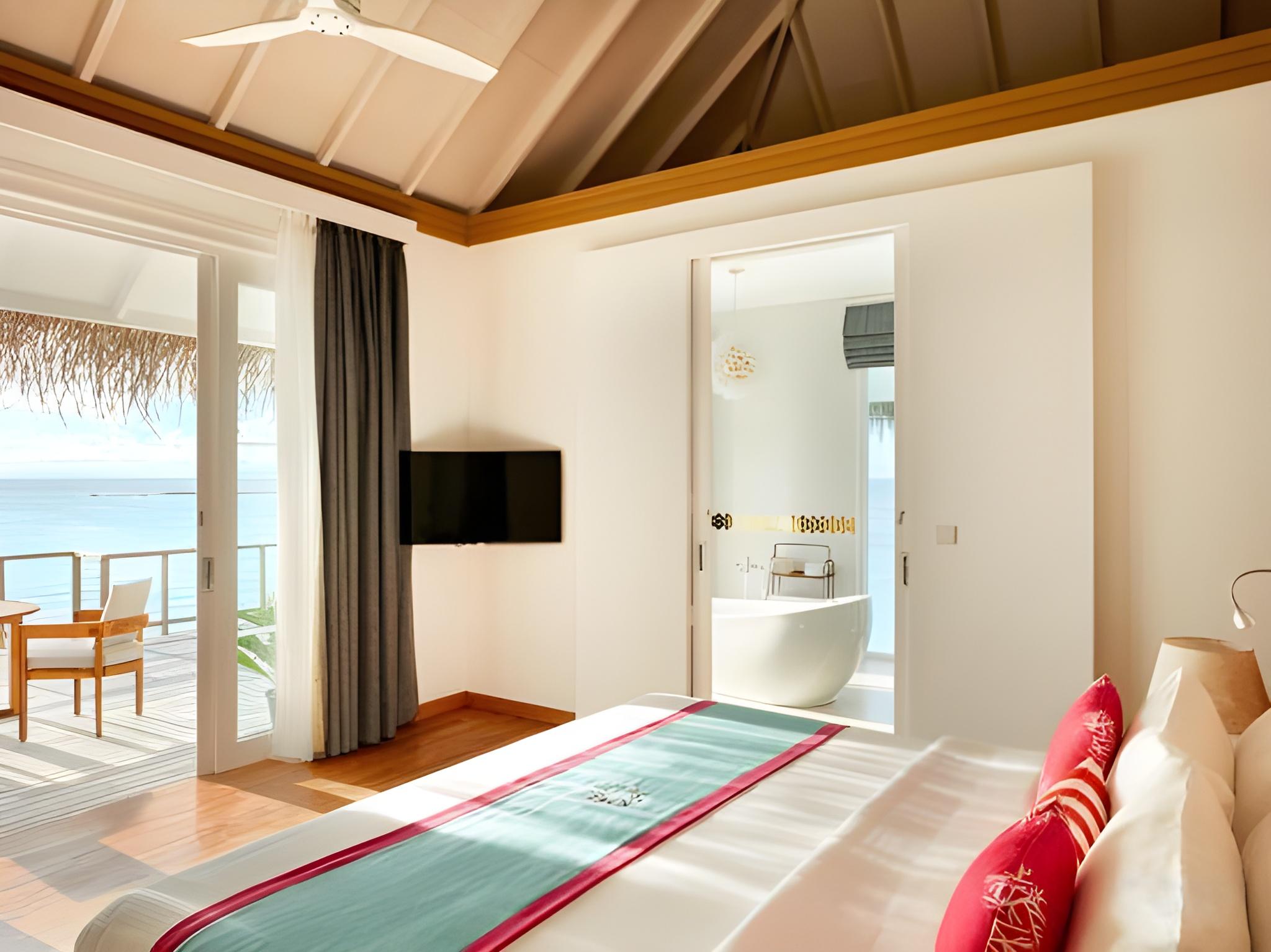 2 Bedrooms, Ocean, Residence, with Pool
