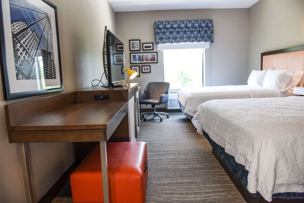 Hampton Inn Suites Lenoir Nc 39/76