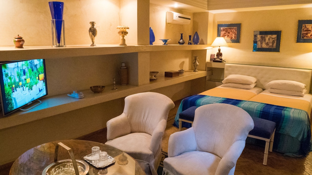 Riad Hasna Espi 66/72