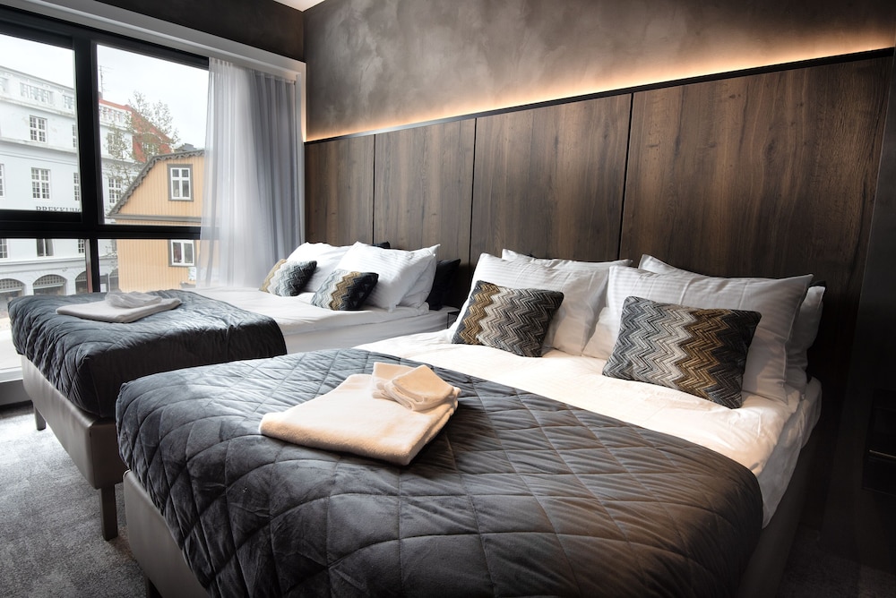 B14 Apartments & Rooms 8/45