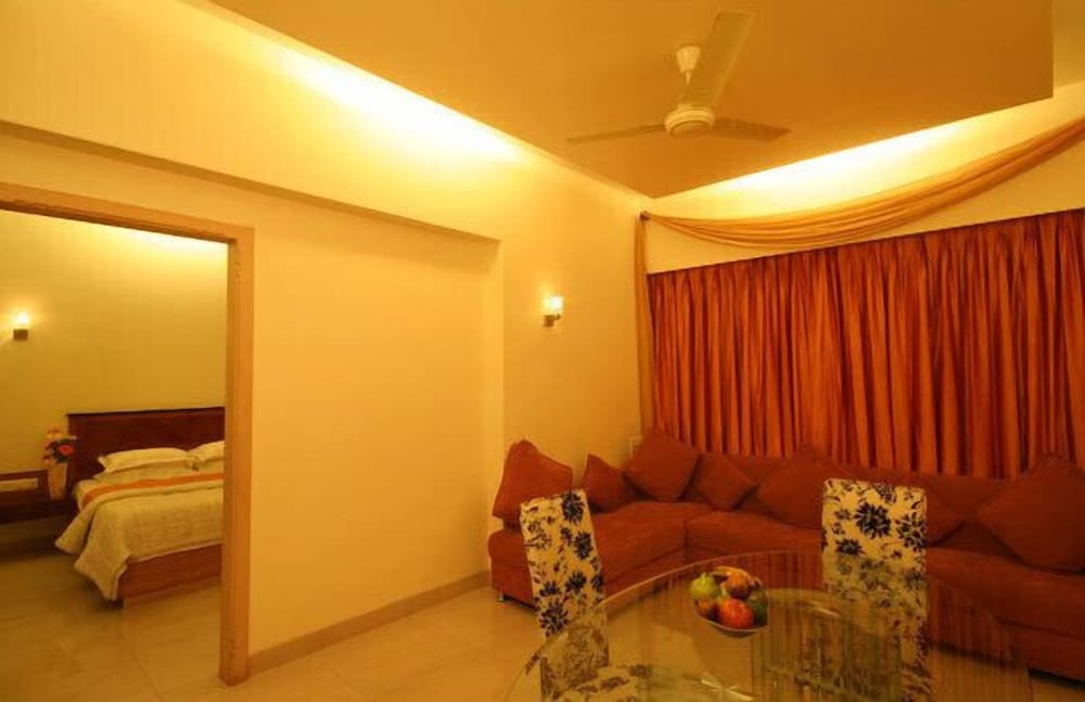 Hotel Dhiraj 10/19