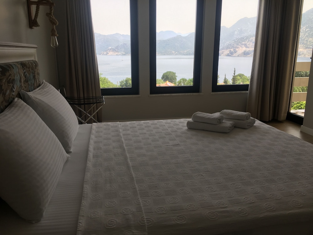 Gala Selimiye 23/50
