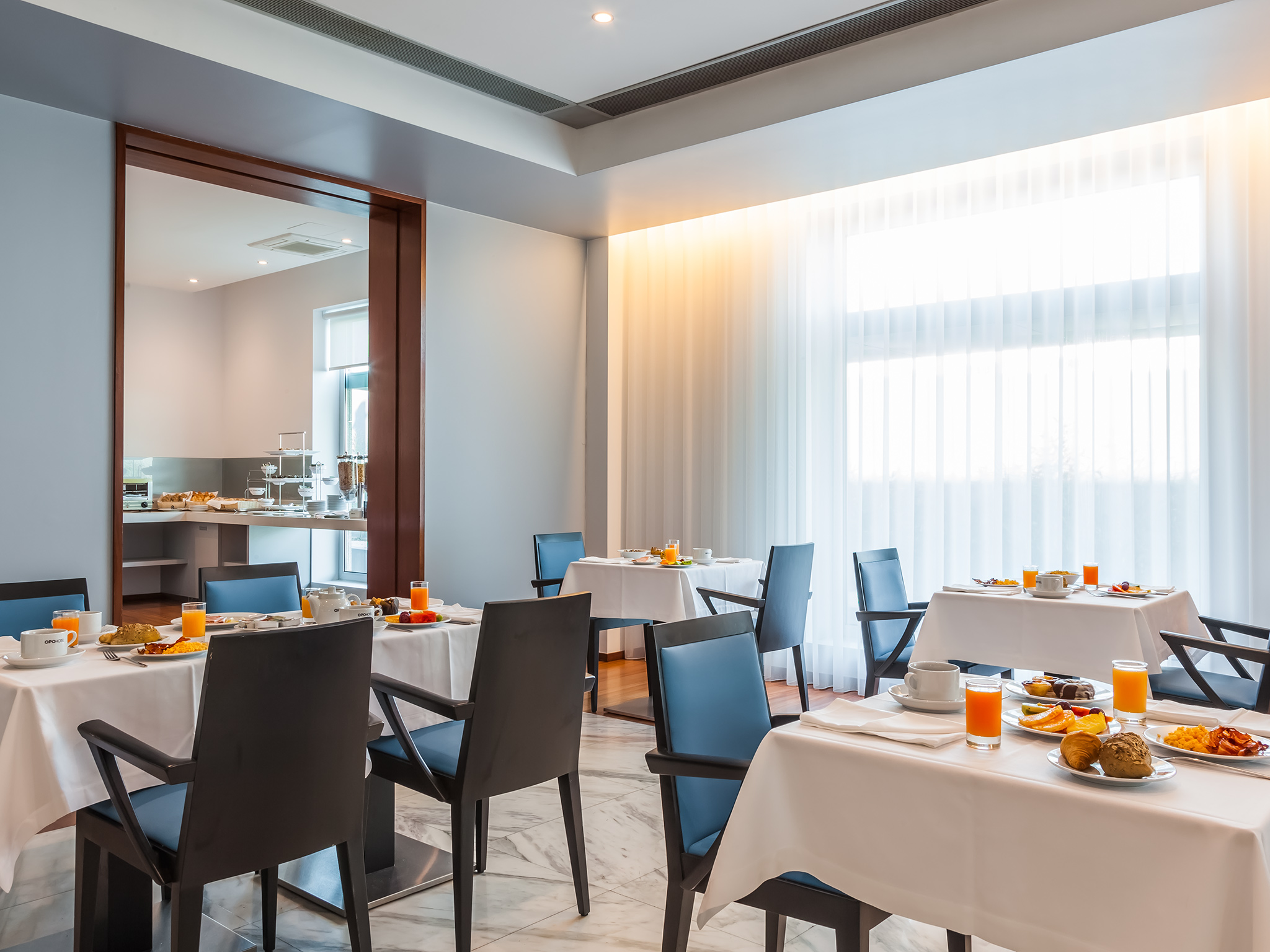 restaurant cafeteria