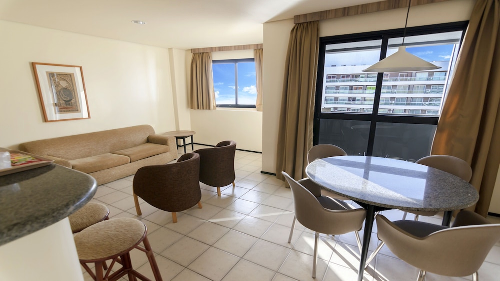HOLIDAY INN FORTALEZA 40/76