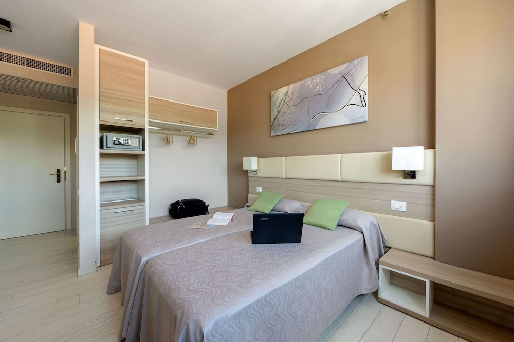 CLASSIC, SINGLE, DOUBLE BED