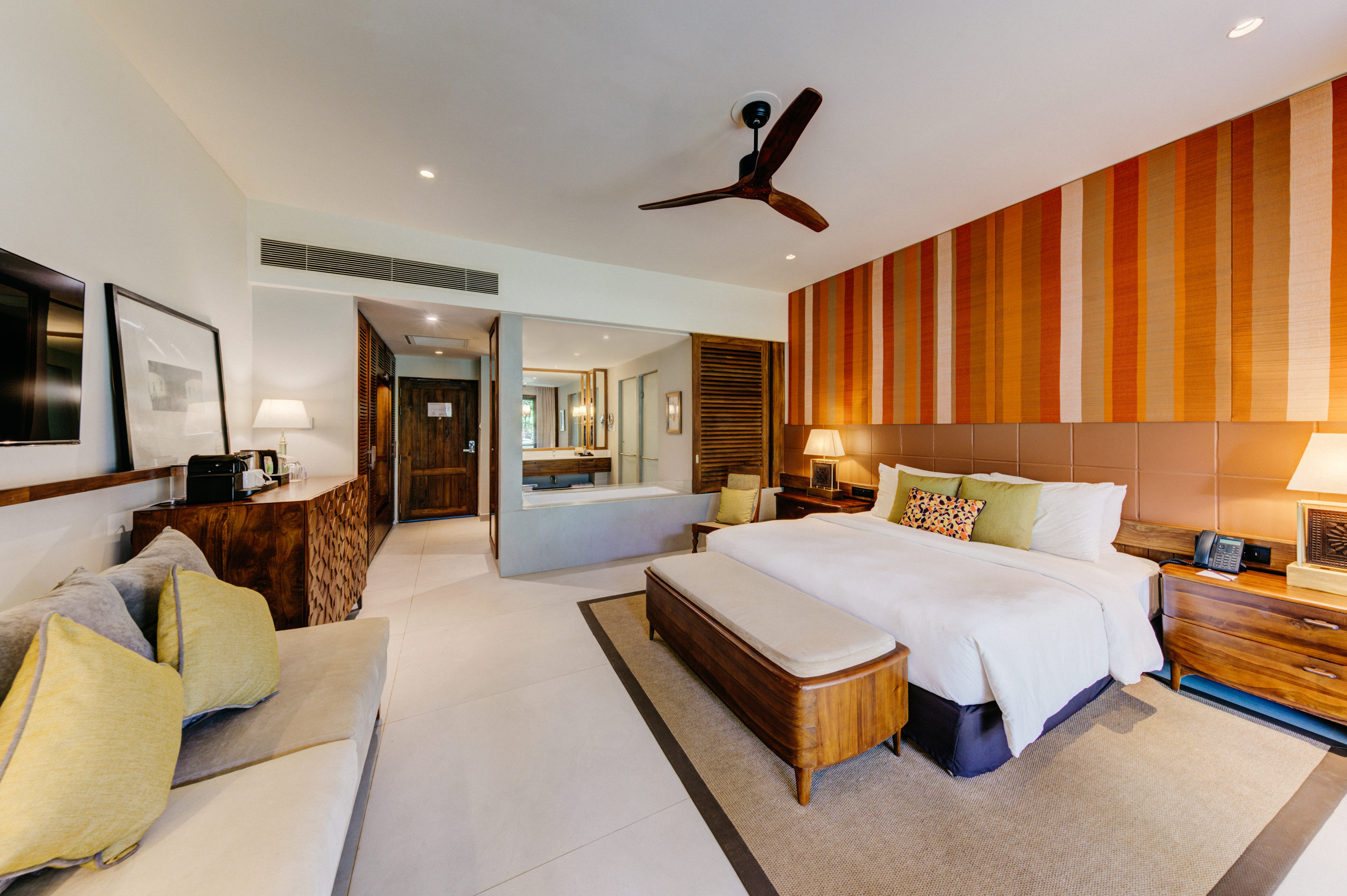 Luxury, Single, King Bed, Sea Front