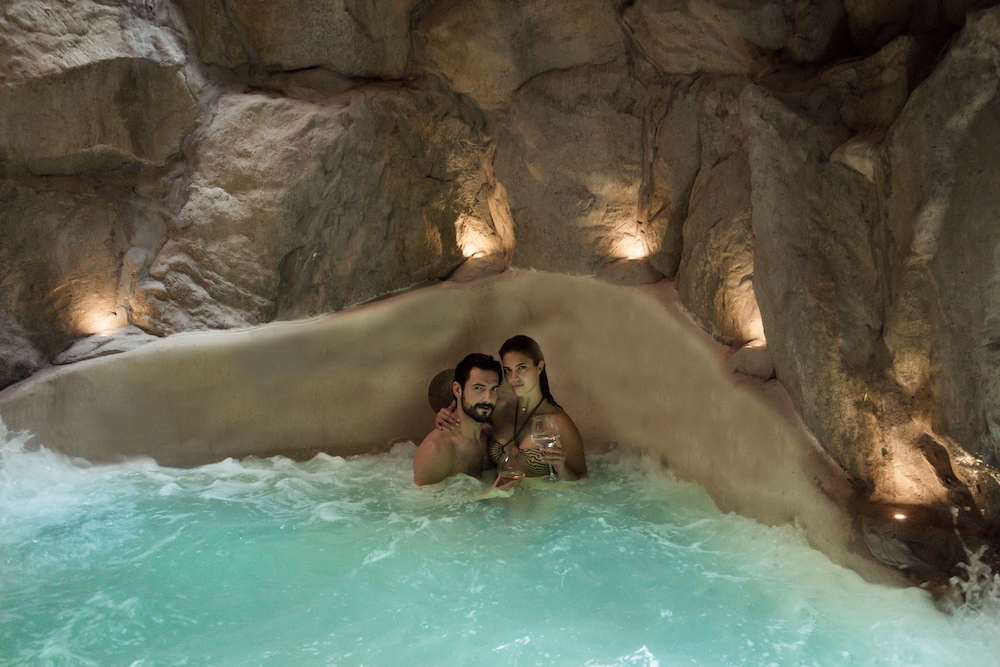 swimming pool spa