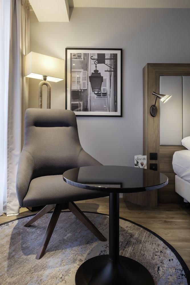 RADISSON BLU NICE 45/75