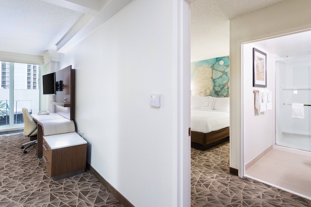 Courtyard By Marriott Miami Downtown 15/52