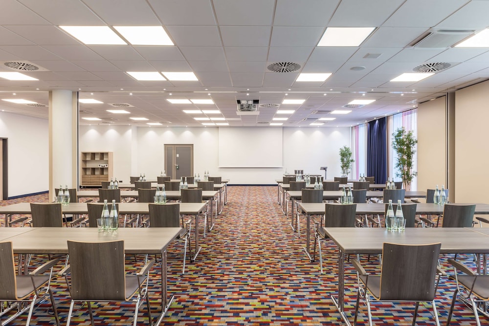 Park Inn By Radisson Neumarkt 48/59