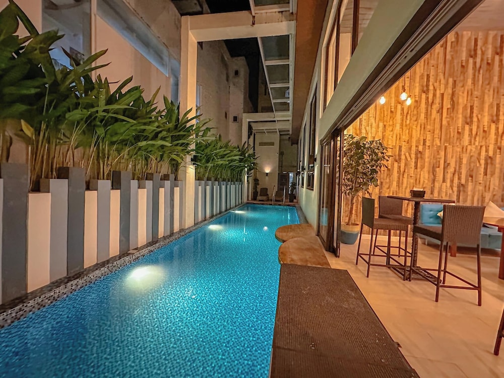 Ferra Premier Boracay by JG 58/62