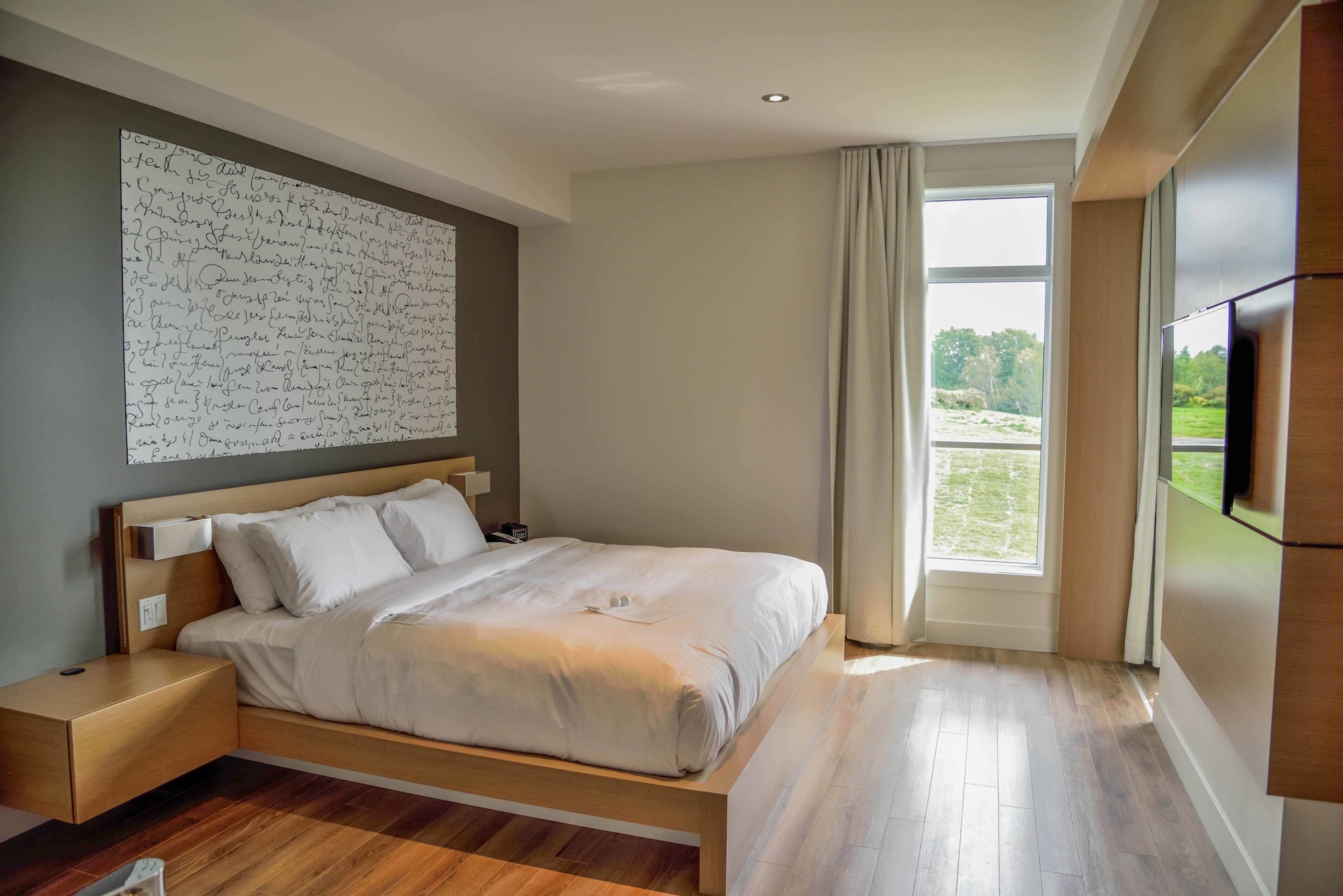 Executive, Suite, King Bed, Golf Course View, Sofa