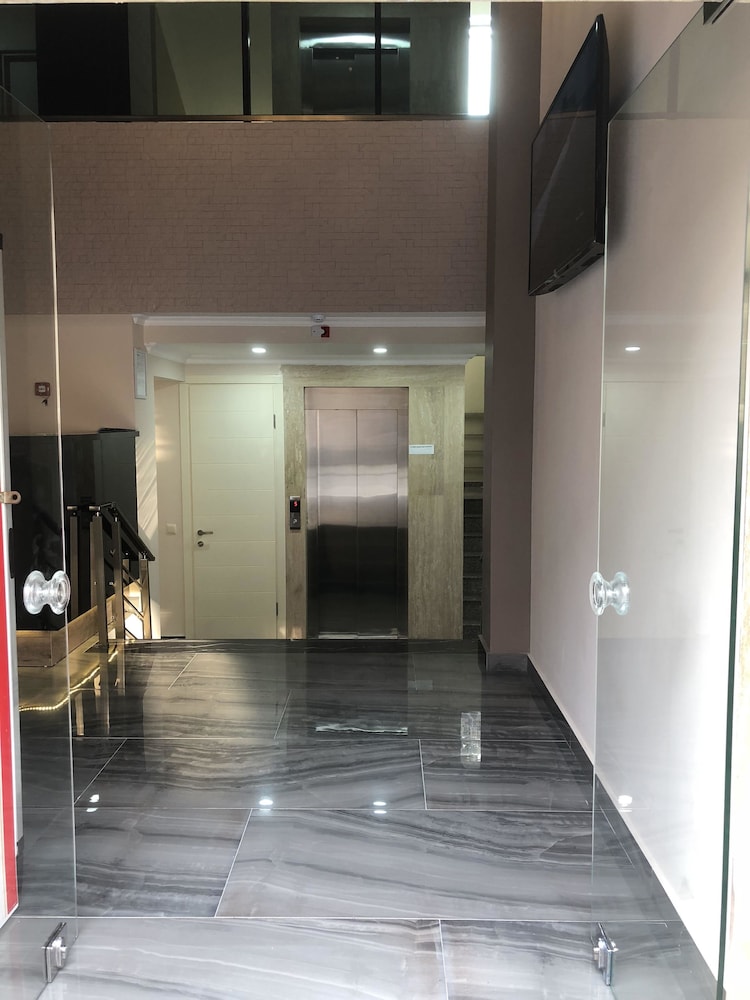 Hotel Aristocrat Batumi 7/34