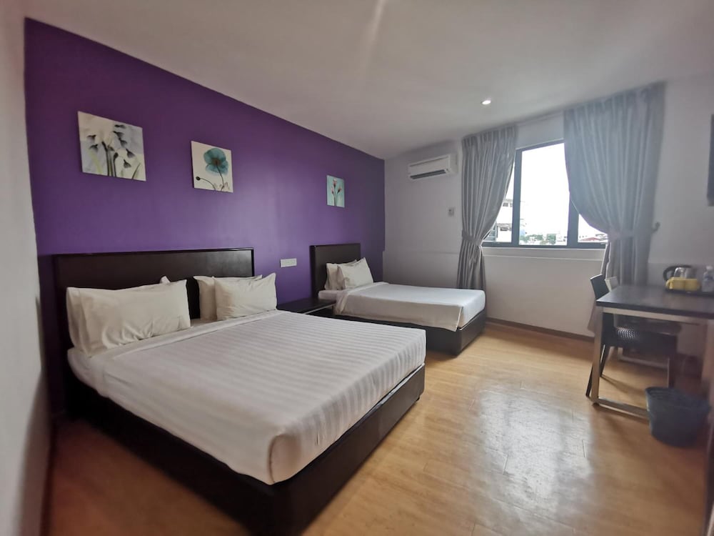 Padungan Hotel 7/23