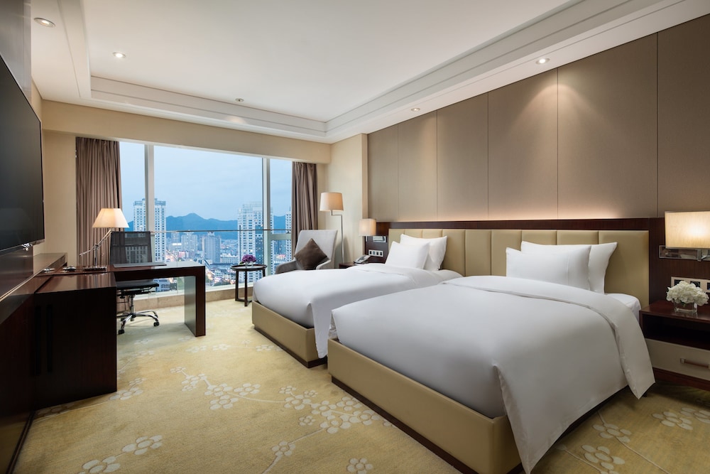Crowne Plaza Taizhou 25/75