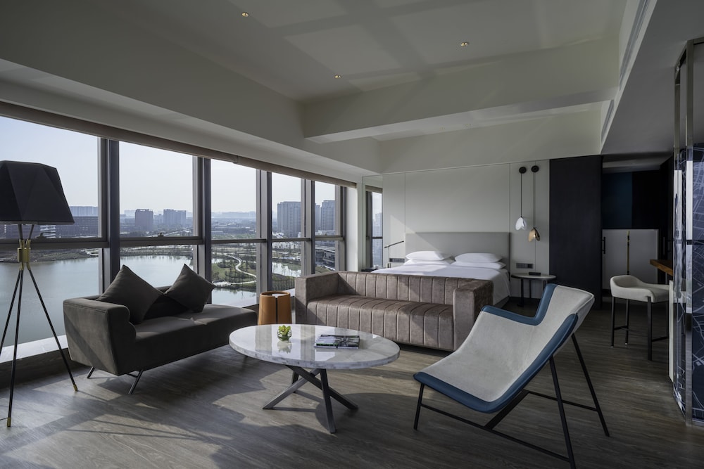Hyatt Centric Lakeside Ningbo 36/47