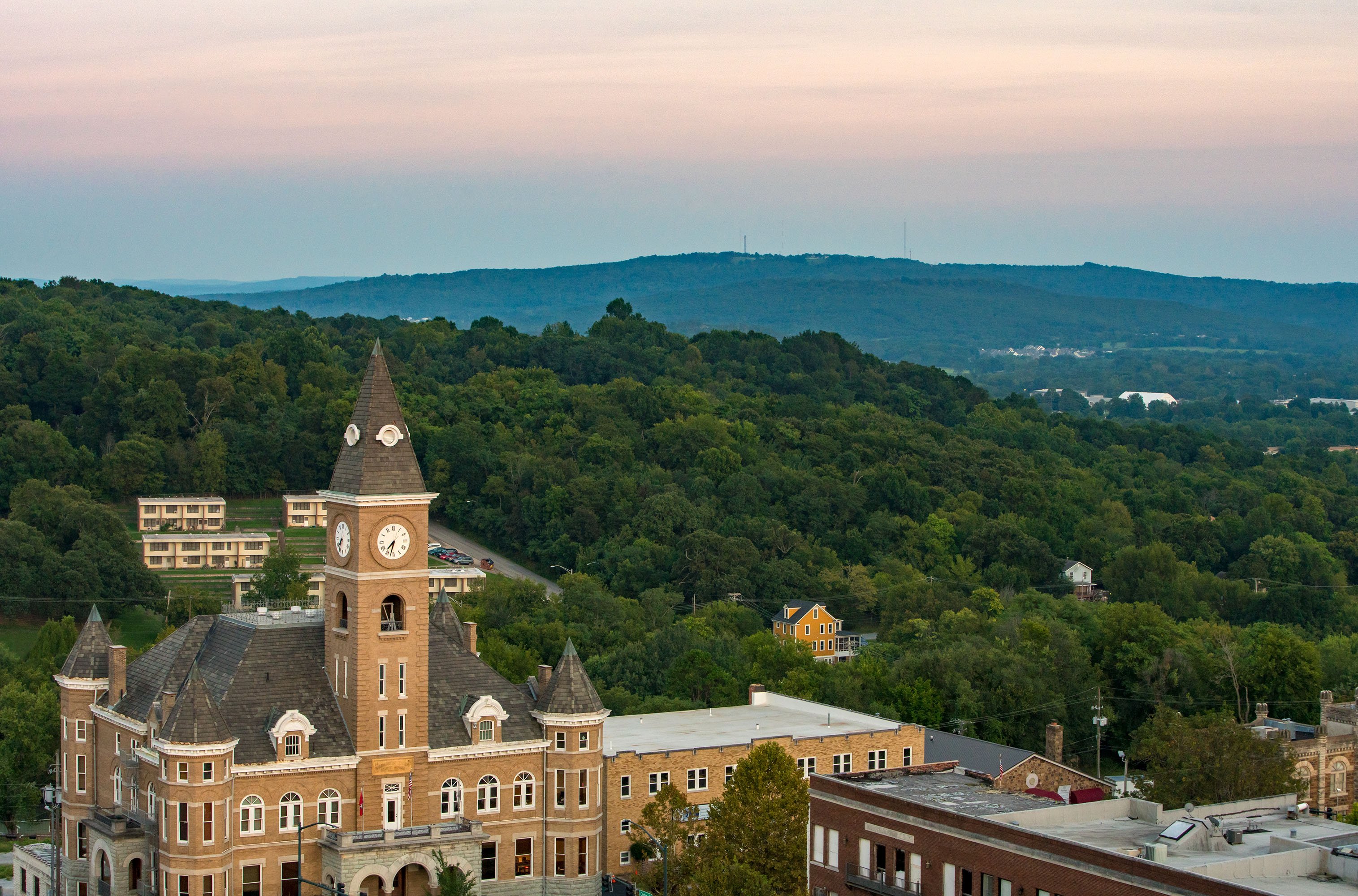 Graduate by Hilton Fayetteville, AR 43/46